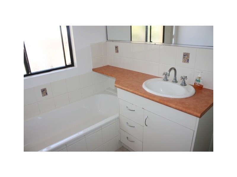 1/18 Banksia Court, Cannonvale QLD 4802