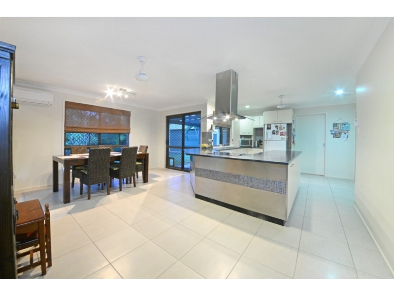 3 Arundel Court, Cannonvale QLD 4802