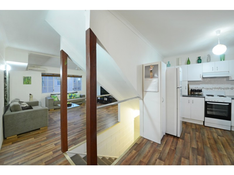 11/3 Eshelby Drive, Cannonvale QLD 4802