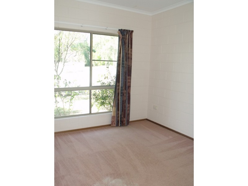 4 Stormvogel Drive, Mandalay QLD 4802