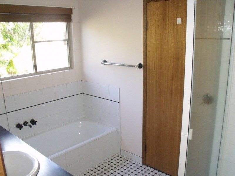 4 Stormvogel Drive, Mandalay QLD 4802
