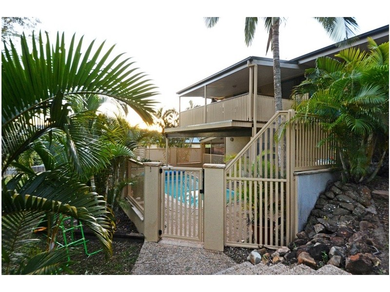 38 Island Drive, Cannonvale QLD 4802
