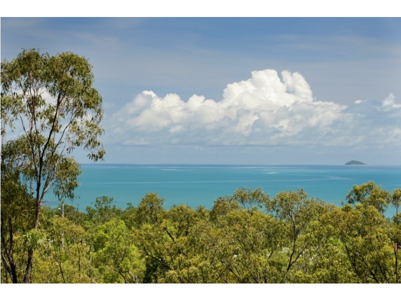 12/13 Border Drive, Cannonvale QLD 4802