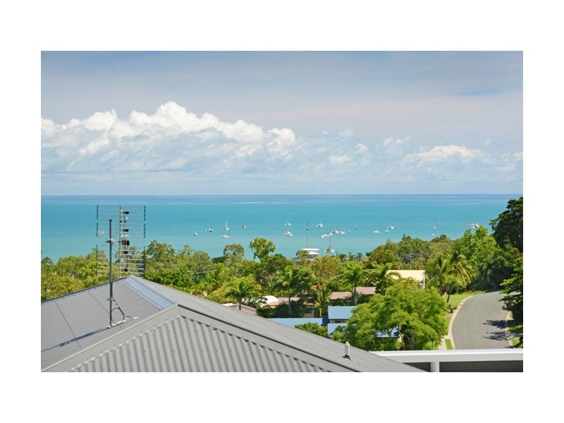 12/13 Border Drive, Cannonvale QLD 4802