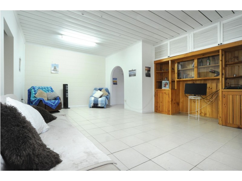 4 Balaka Street, Cannonvale QLD 4802