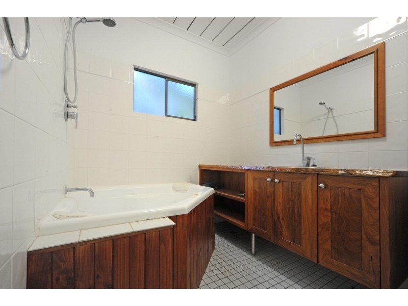 4 Balaka Street, Cannonvale QLD 4802