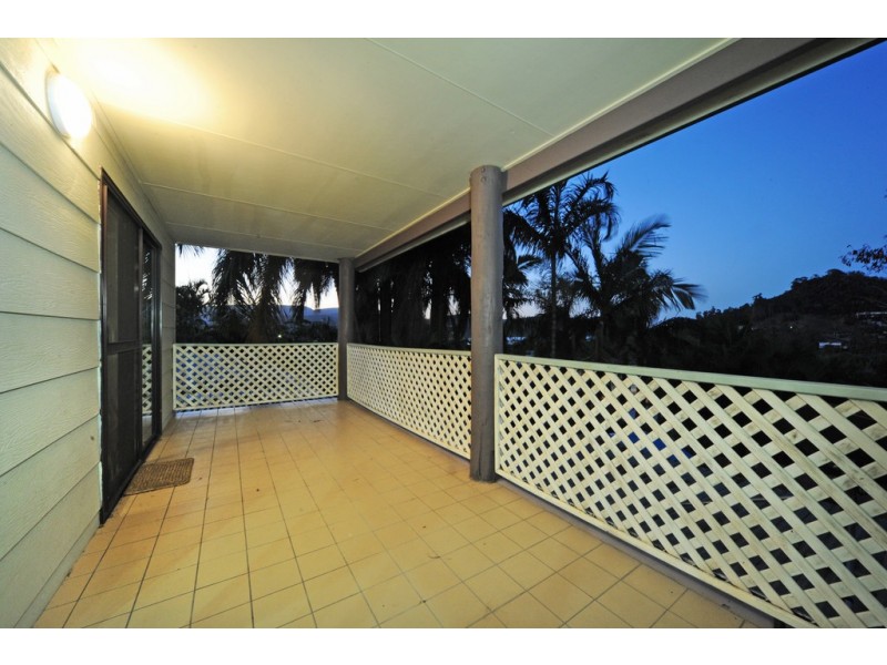 4 Balaka Street, Cannonvale QLD 4802