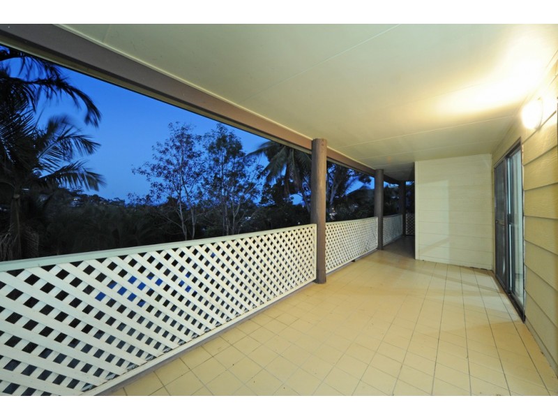 4 Balaka Street, Cannonvale QLD 4802