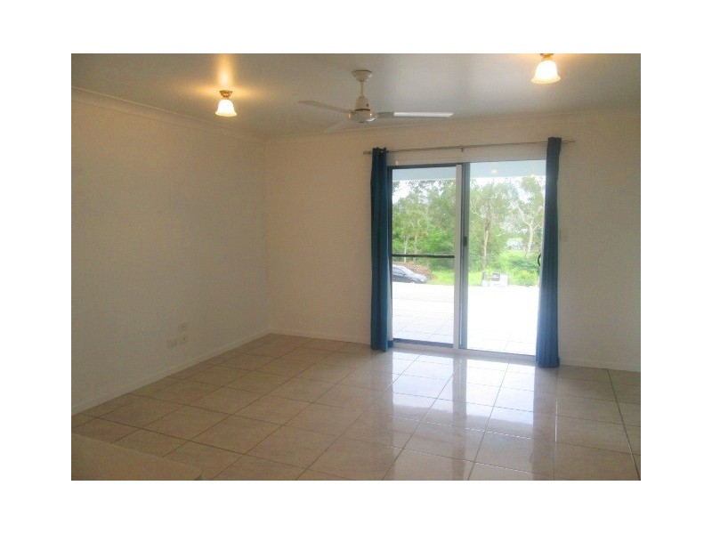 2/9 Amarula Drive, Cannonvale QLD 4802