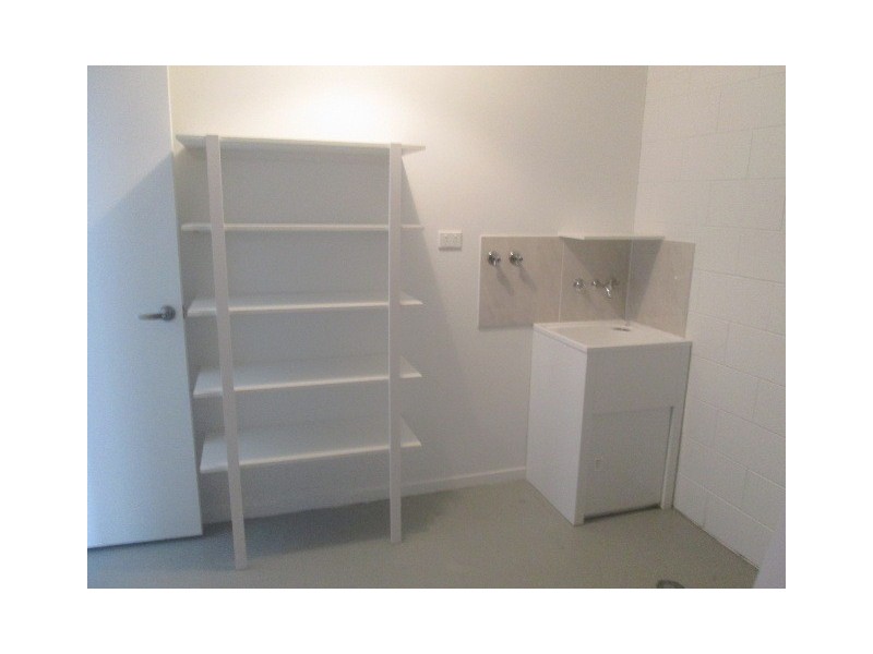 2/9 Amarula Drive, Cannonvale QLD 4802