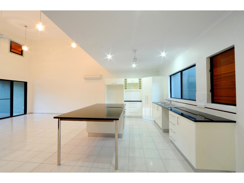 31B Kingfisher Tce, Jubilee Pocket QLD 4802