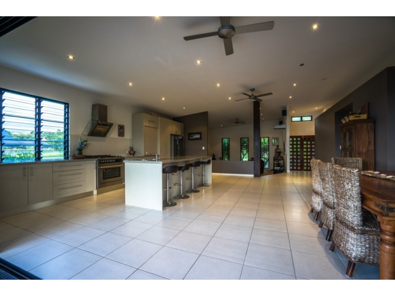 86 Gloucester Avenue, Hideaway Bay QLD 4800