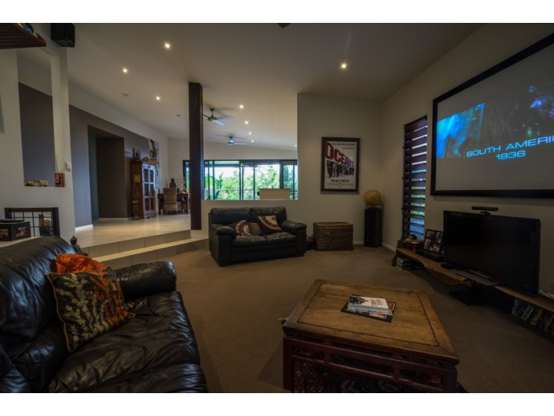 86 Gloucester Avenue, Hideaway Bay QLD 4800