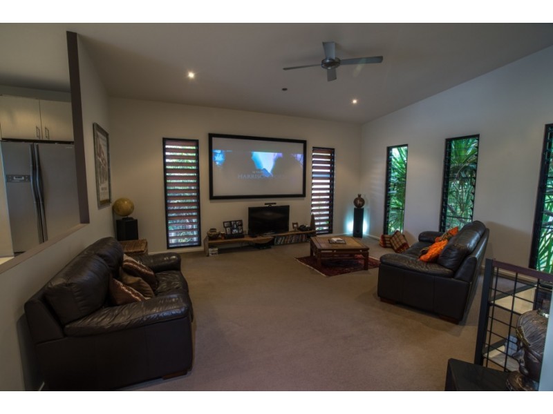 86 Gloucester Avenue, Hideaway Bay QLD 4800
