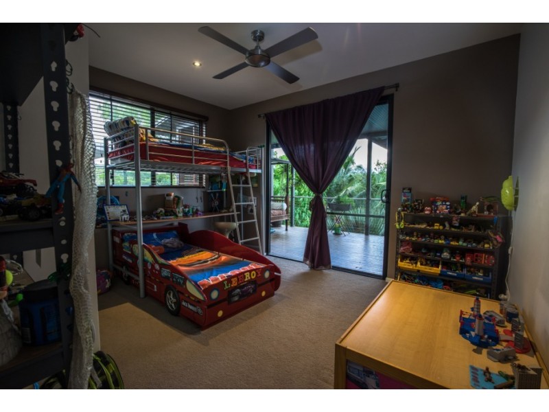 86 Gloucester Avenue, Hideaway Bay QLD 4800