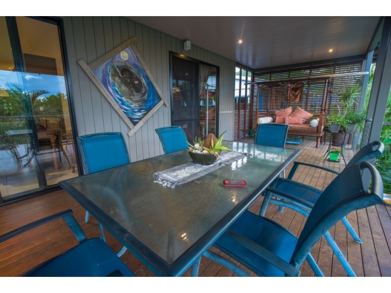 86 Gloucester Avenue, Hideaway Bay QLD 4800