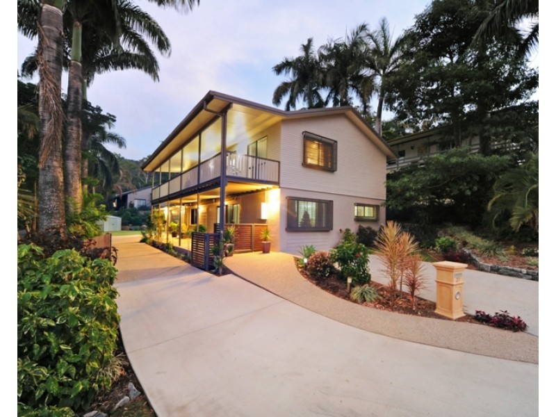 27 Manooka Dr, Cannonvale QLD 4802