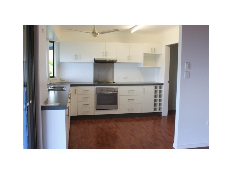 9 Stewart Drive, Cannonvale QLD 4802