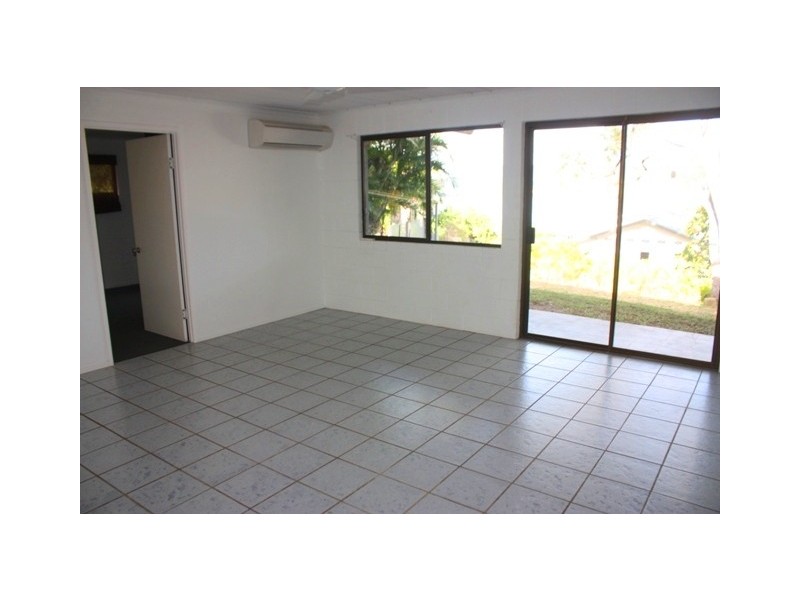 9 Stewart Drive, Cannonvale QLD 4802