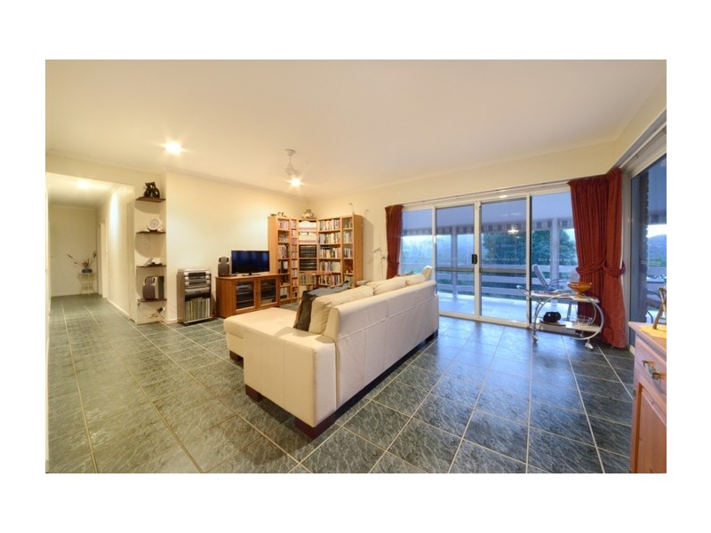 28 Macarthur Drive, Cannonvale QLD 4802