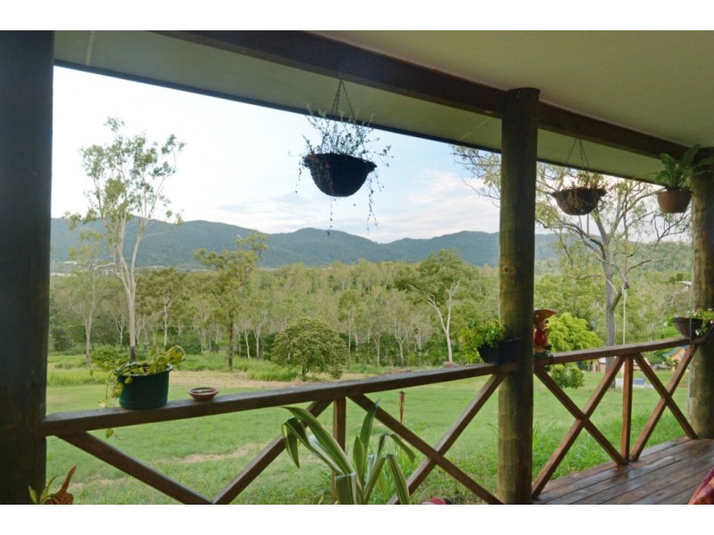 256 Paluma Road, Cannonvale QLD 4802