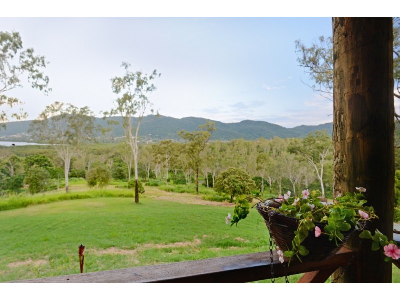 256 Paluma Road, Cannonvale QLD 4802