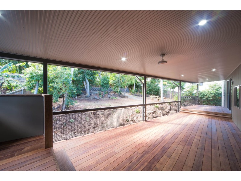 8 Raddle Court, Cannonvale QLD 4802