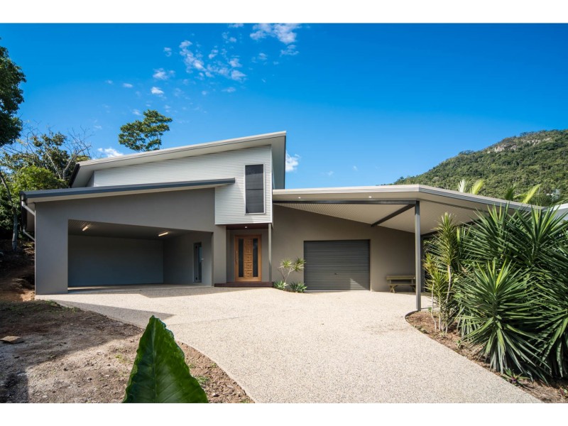 8 Raddle Court, Cannonvale QLD 4802