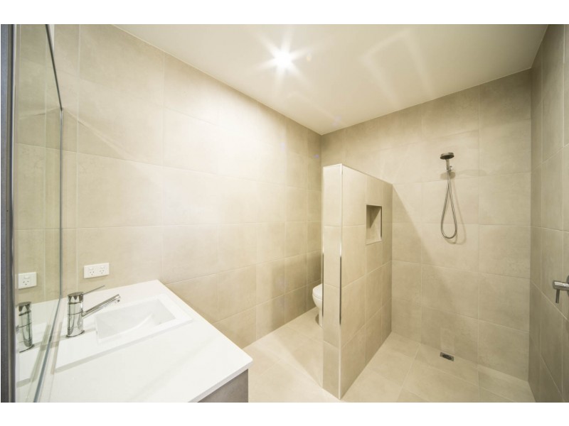 8 Raddle Court, Cannonvale QLD 4802