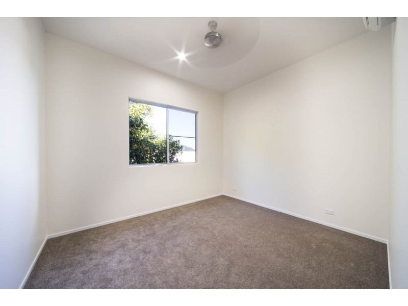 8 Raddle Court, Cannonvale QLD 4802