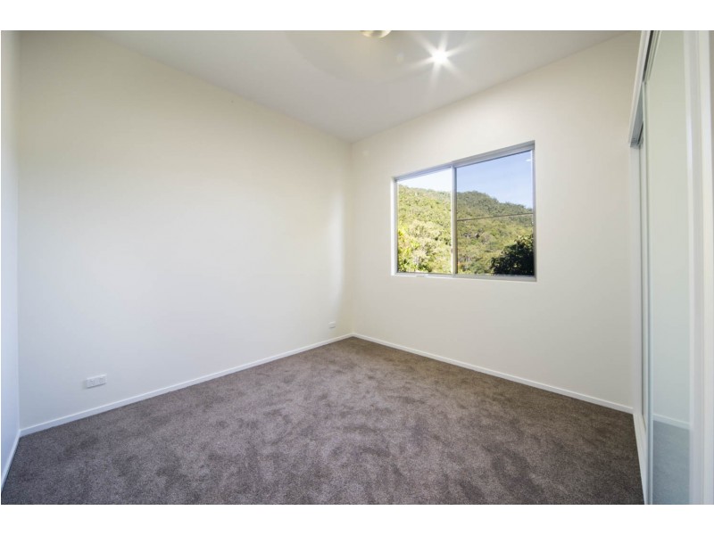 8 Raddle Court, Cannonvale QLD 4802