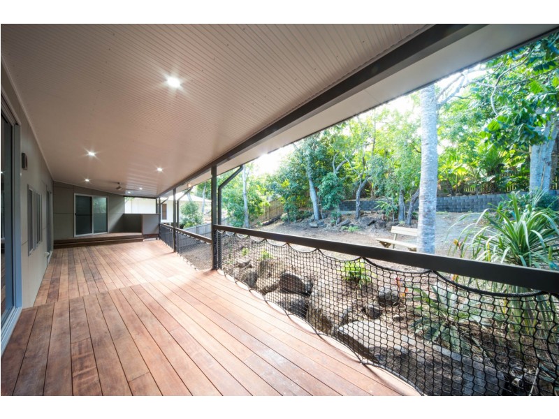 8 Raddle Court, Cannonvale QLD 4802