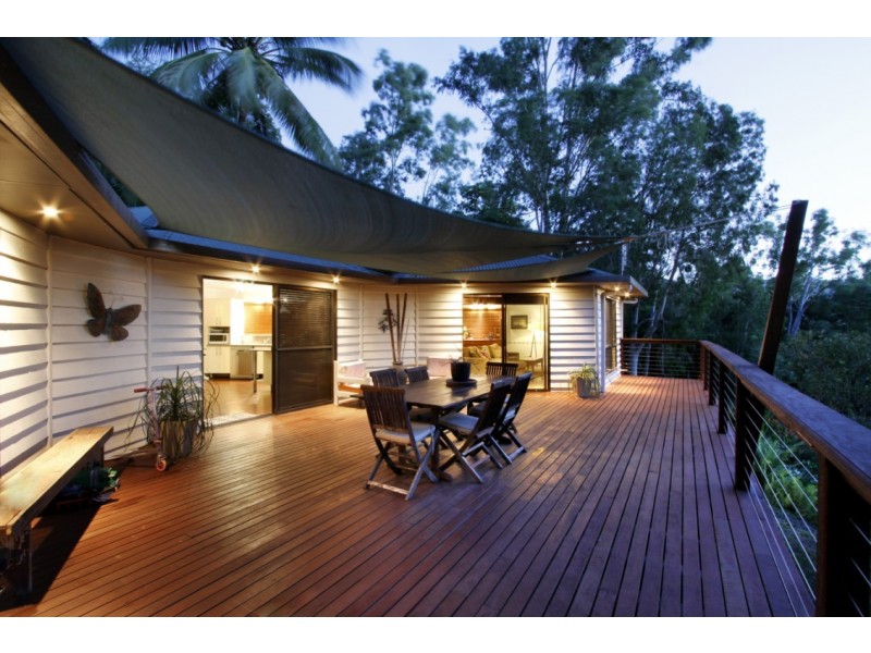 4 Warruga Street, Cannonvale QLD 4802