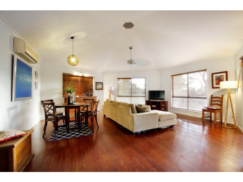 4 Warruga Street, Cannonvale QLD 4802