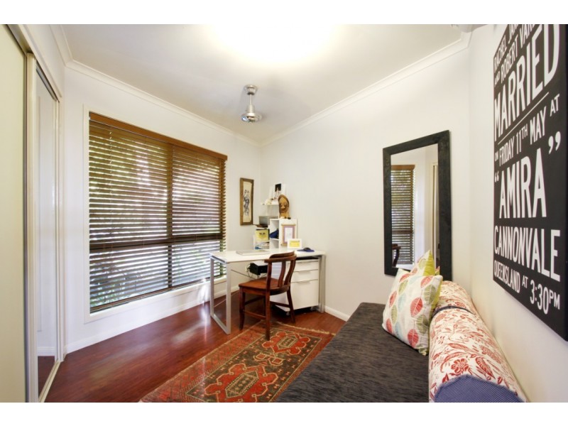 4 Warruga Street, Cannonvale QLD 4802