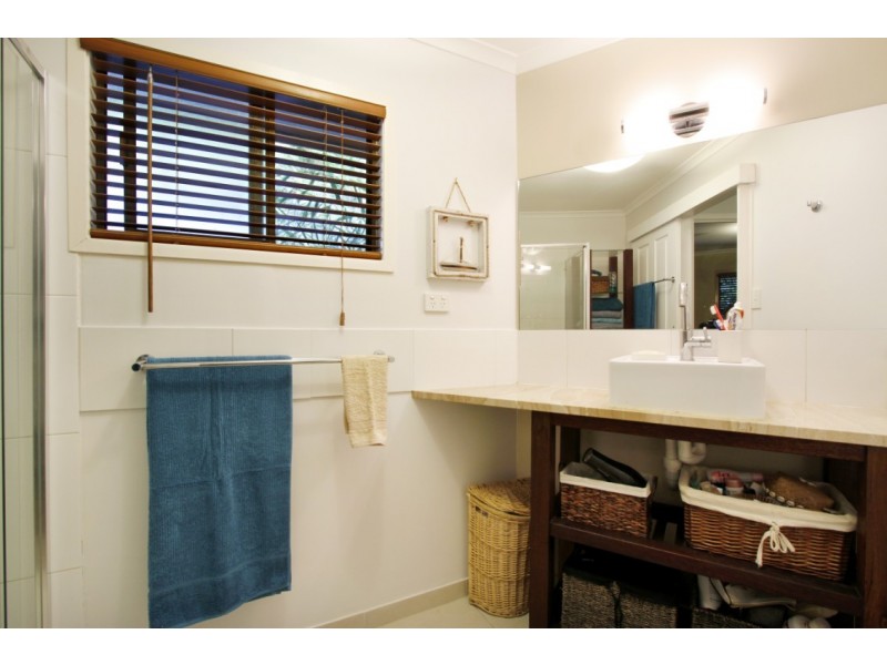 4 Warruga Street, Cannonvale QLD 4802