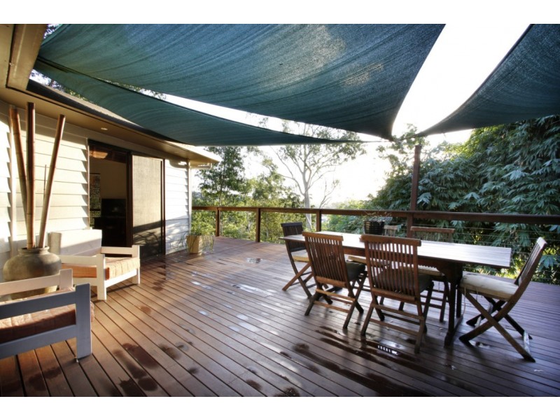 4 Warruga Street, Cannonvale QLD 4802