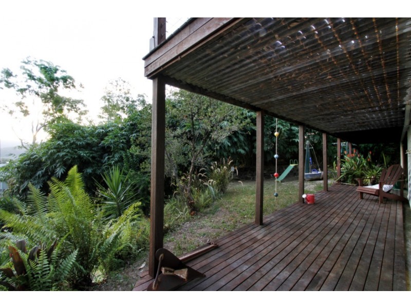 4 Warruga Street, Cannonvale QLD 4802