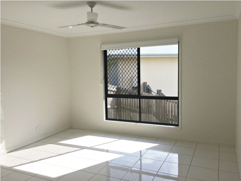 4 Bowline Lane, Cannonvale QLD 4802