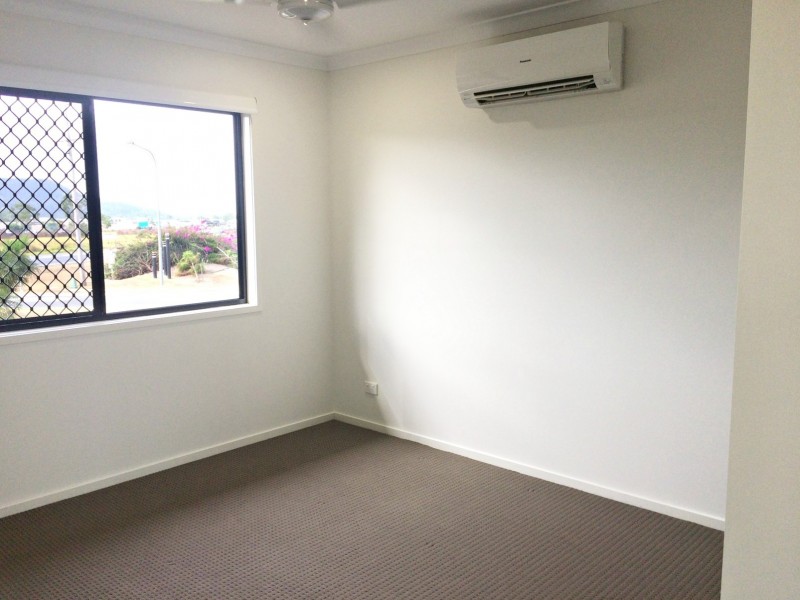 4 Bowline Lane, Cannonvale QLD 4802