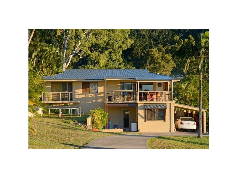 38 Island Drive, Cannonvale QLD 4802