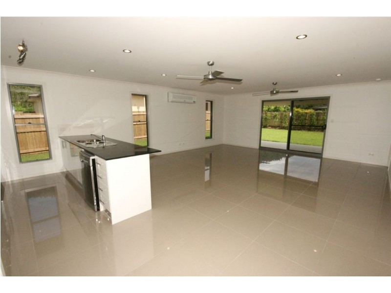 10 Endeavour Circuit, Cannonvale QLD 4802