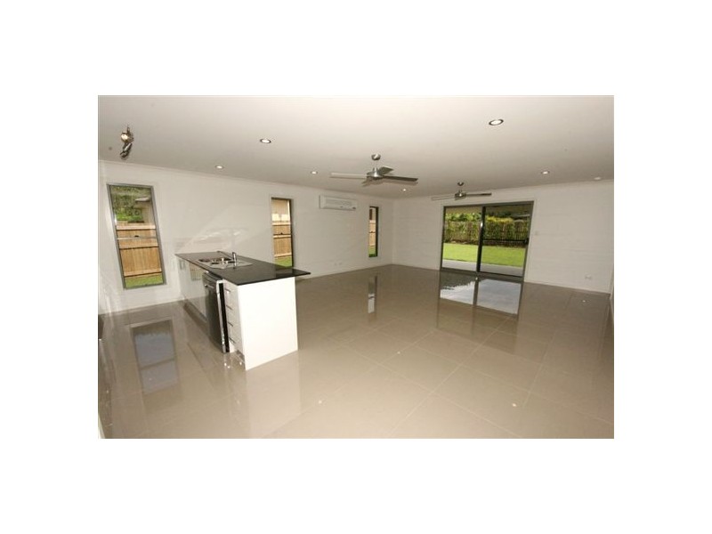 10 Endeavour Circuit, Cannonvale QLD 4802