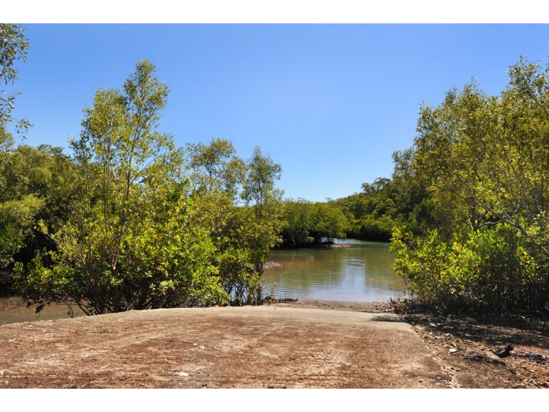 65 Jasinique Drive, Flametree QLD 4802