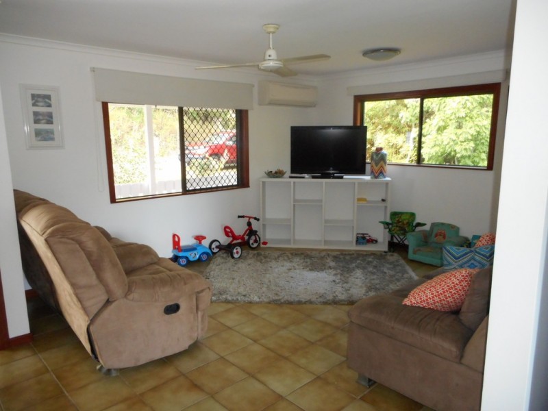 65 Jasinique Drive, Flametree QLD 4802