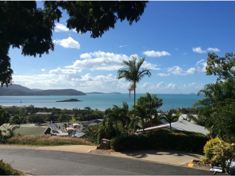 14 Woodwark Crescent, Cannonvale QLD 4802
