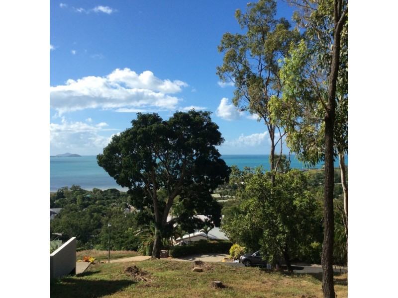 14 Woodwark Crescent, Cannonvale QLD 4802