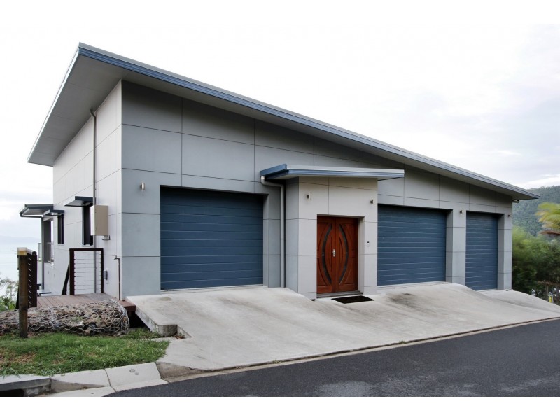 2 Jessies Way, Cannonvale QLD 4802