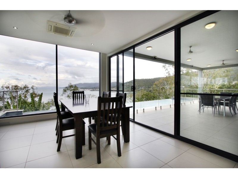 2 Jessies Way, Cannonvale QLD 4802