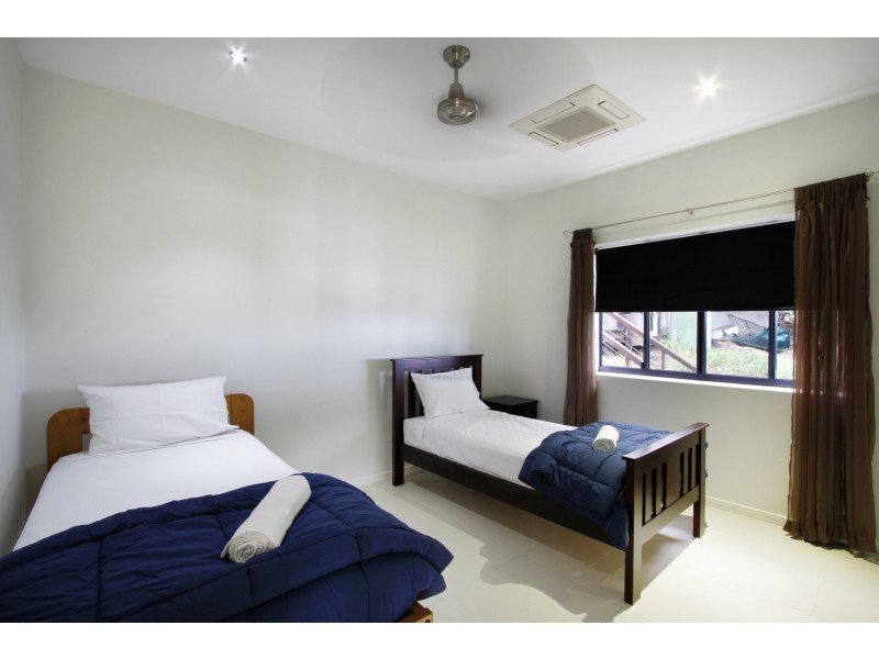 2 Jessies Way, Cannonvale QLD 4802